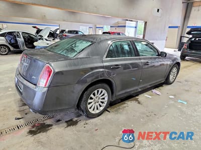 Trzecie zdjęcie samochodu z tyłu: 2013 CHRYSLER 300 VIN:2C3CCAAG8DH710078 - miniatura