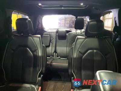 Zdjęcie 10 z 13 samochodu: 2019 CHRYSLER PACIFICA LIMITED VIN:2C4RC1GG8KR597611 - miniatura