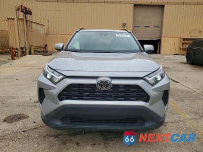 Piąte zdjęcie samochodu w środku: 2022 TOYOTA RAV4 XLE VIN:2T3W1RFV7NW200570 - miniatura
