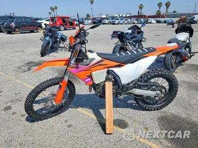 Trzecie zdjęcie samochodu z tyłu: 2024 KTM ENDURO VIN:VBKEXG402RM216151 - miniatura