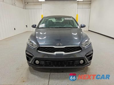 Piąte zdjęcie samochodu w środku: 2021 KIA FORTE FE VIN:3KPF24AD5ME311627 - miniatura