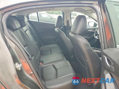 Zdjęcie 10 z 13 samochodu: 2018 MAZDA 3 TOURING VIN:3MZBN1L38JM270031 - miniatura