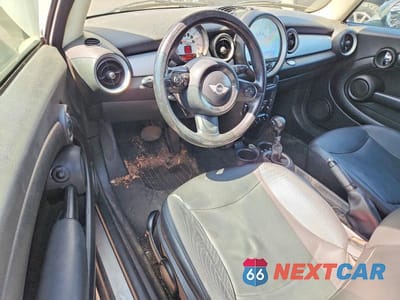 Zdjęcie 8 z 12 samochodu: 2013 MINI COOPER VIN:WMWSU3C5XDT680870 - miniatura