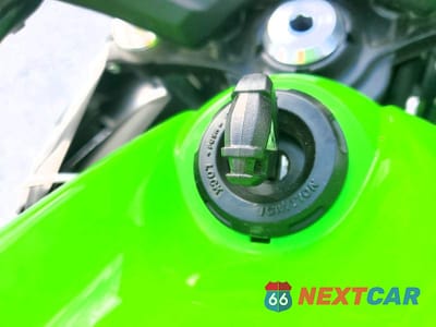 Zdjęcie 8 z 9 samochodu: 2024 KAWASAKI EX650 P VIN:ML5EXEP17RDAC6588 - miniatura