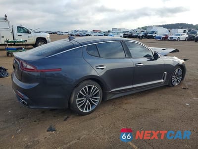 Trzecie zdjęcie samochodu z tyłu: 2019 KIA STINGER BASE VIN:KNAE15LA2K6052909 - miniatura