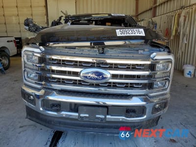 Piąte zdjęcie samochodu w środku: 2025 FORD F350 SUPER DUTY VIN:1FT8W3BM6SED27463 - miniatura
