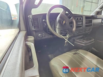 Zdjęcie 8 z 13 samochodu: 2019 CHEV EXPRESS G2500 VIN:1GCWGBFP4K1204822 - miniatura
