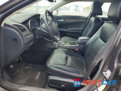 Zdjęcie 7 z 12 samochodu: 2016 CHRYSLER 300 VIN:2C3CCAKGXGH344031 - miniatura