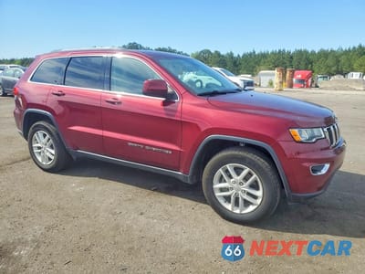 Czwarte zdjęcie samochodu z boku: 2018 JEEP GRAND CHEROKEE LAREDO VIN:1C4RJEAG1JC185575 - miniatura
