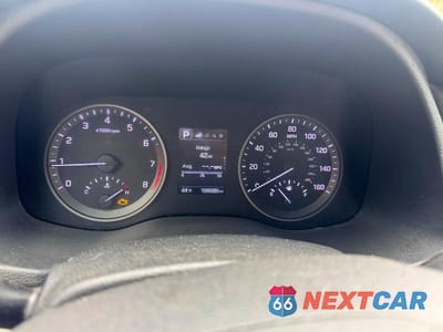Zdjęcie 8 z 10 samochodu: 2016 HYUNDAI TUCSON SPORT VIN:KM8J3CA29GU056532 - miniatura