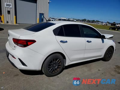 Trzecie zdjęcie samochodu z tyłu: 2021 KIA RIO S VIN:3KPA24AD4ME425354 - miniatura