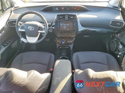Zdjęcie 8 z 13 samochodu: 2017 TOYOTA PRIUS THREE VIN:JTDKARFU8H3046920 - miniatura