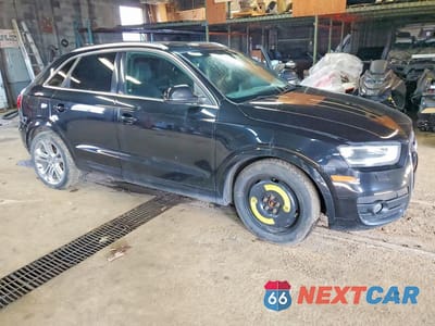 Czwarte zdjęcie samochodu z boku: 2015 AUDI Q3 PREMIUM PLUS VIN:WA1EFEFS7FR000795 - miniatura
