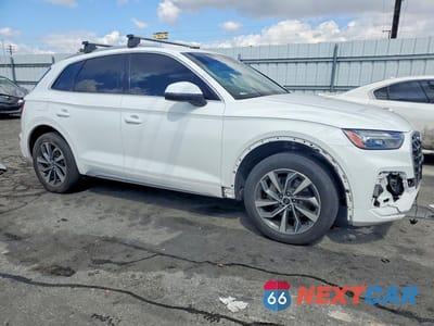 Czwarte zdjęcie samochodu z boku: 2021 AUDI Q5 PREMIUM PLUS VIN:WA1BAAFY7M2022820 - miniatura