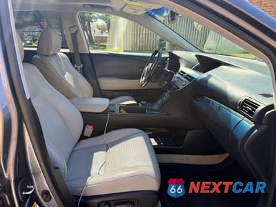 Piąte zdjęcie samochodu w środku: 2013 LEXUS RX 350 BASE VIN:JTJBK1BA0D2033196 - miniatura