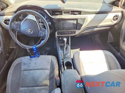 Zdjęcie 8 z 13 samochodu: 2018 TOYOTA COROLLA LE VIN:2T1BURHE1JC091983 - miniatura