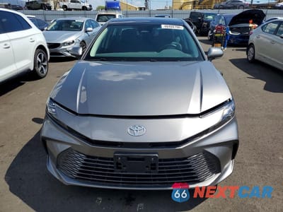 Piąte zdjęcie samochodu w środku: 2025 TOYOTA CAMRY XLE VIN:4T1DAACK3SU547563 - miniatura