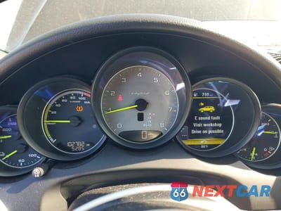Zdjęcie 9 z 12 samochodu: 2016 PORSCHE CAYENNE SE HYBRID VIN:WP1AE2A23GLA16525 - miniatura