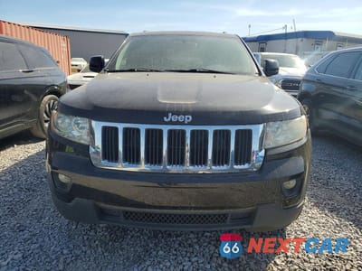 Piąte zdjęcie samochodu w środku: 2013 JEEP GRAND CHEROKEE LAREDO VIN:1C4RJEAG7DC558378 - miniatura