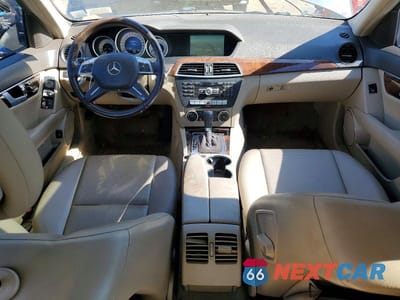Zdjęcie 8 z 13 samochodu: 2014 MERCEDES-BENZ C 300 4MATIC VIN:WDDGF8AB6EG239875 - miniatura
