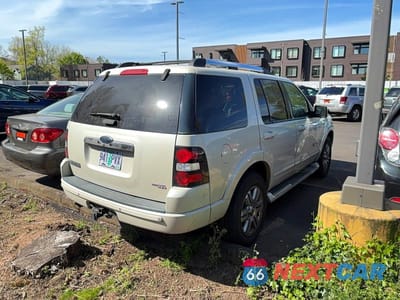 Czwarte zdjęcie samochodu z boku: 2006 FORD EXPLORER LIMITED VIN:1FMEU65E26UB35978 - miniatura