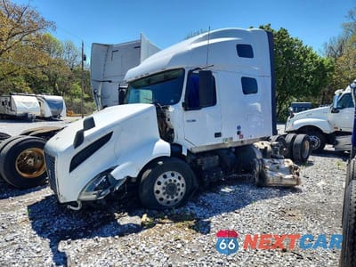 Drugie zdjęcie samochodu z przodu: 2020 VOLVO VNL SEMI TRUCK VIN:4V4NC9EH3LN263711 - miniatura