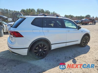 Trzecie zdjęcie samochodu z tyłu: 2020 VOLKSWAGEN TIGUAN SE VIN:3VV2B7AX3LM056976 - miniatura