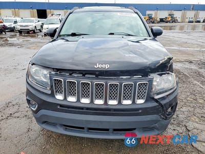 Piąte zdjęcie samochodu w środku: 2016 JEEP COMPASS LATITUDE VIN:1C4NJCEA7GD716340 - miniatura