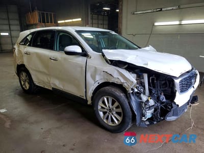 Czwarte zdjęcie samochodu z boku: 2019 KIA SORENTO LX VIN:5XYPGDA34KG566671 - miniatura