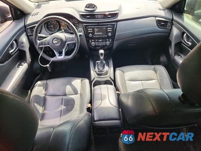 Zdjęcie 8 z 14 samochodu: 2017 NISSAN ROGUE SV VIN:5N1AT2MT1HC806222 - miniatura