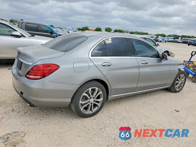 Trzecie zdjęcie samochodu z tyłu: 2015 MERCEDES-BENZ C 300 4MATIC VIN:55SWF4KBXFU024913 - miniatura