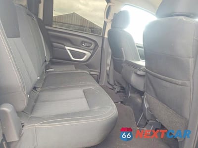 Zdjęcie 10 z 11 samochodu: 2019 NISSAN TITAN SV VIN:1N6AA1EK9KN513476 - miniatura