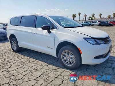 Czwarte zdjęcie samochodu z boku: 2025 CHRYSLER VOYAGER LX VIN:2C4RC1CG1SR566786 - miniatura