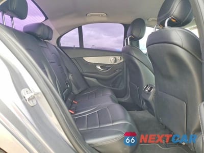Zdjęcie 10 z 13 samochodu: 2015 MERCEDES-BENZ C 300 4MATIC VIN:55SWF4KBXFU024913 - miniatura