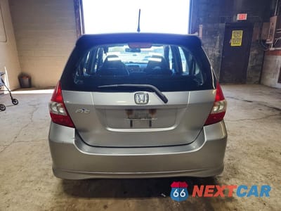Zdjęcie 6 z 12 samochodu: 2007 HONDA FIT S VIN:JHMGD38667S058057 - miniatura