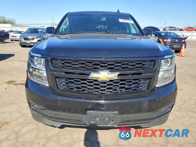 Piąte zdjęcie samochodu w środku: 2019 CHEVROLET SUBURBAN K1500 LT VIN:1GNSKHKC5KR155576 - miniatura
