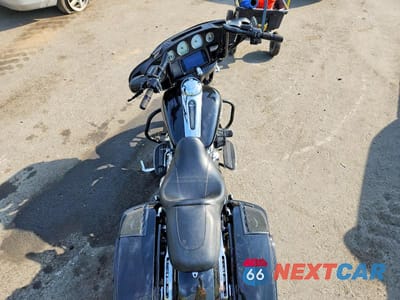 Zdjęcie 6 z 8 samochodu: 2019 HARLEY-DAVIDSON FLHX VIN:1HD1KBC16KB620680 - miniatura