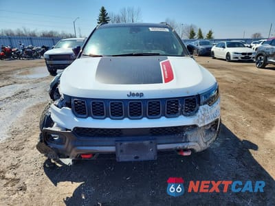 Piąte zdjęcie samochodu w środku: 2024 JEEP COMPASS TRAILHAWK VIN:3C4NJDDN7RT158707 - miniatura