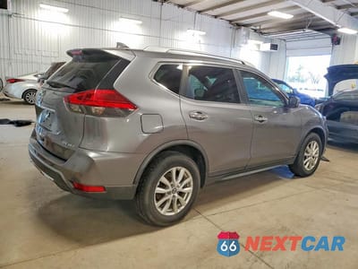 Trzecie zdjęcie samochodu z tyłu: 2017 NISSAN ROGUE SV VIN:KNMAT2MV9HP584219 - miniatura