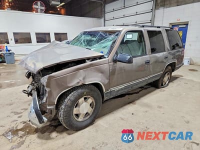 1997 GMC YUKON 1GKEK13R9VJ737493 - główne zdjęcie licytacji z USA - miniatura