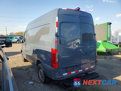Drugie zdjęcie samochodu z przodu: 2019 MERCEDES BENZ SPRINTER 2500 DELIVERY VAN VIN:WD4PF0CD7KP039843 - miniatura