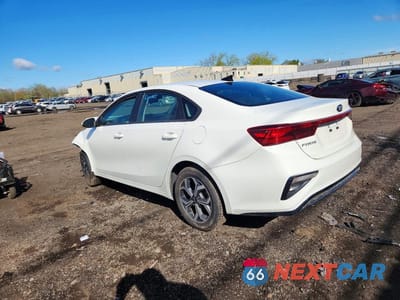 Drugie zdjęcie samochodu z przodu: 2019 KIA FORTE LXS VIN:3KPF24AD4KE124621 - miniatura