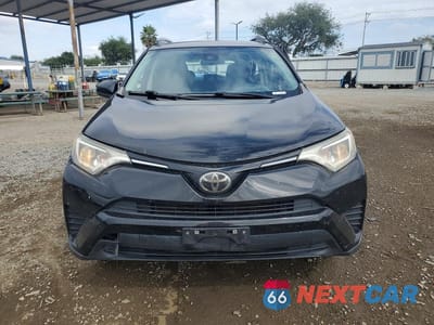 Piąte zdjęcie samochodu w środku: 2017 TOYOTA RAV4 LE VIN:2T3ZFREV8HW341183 - miniatura