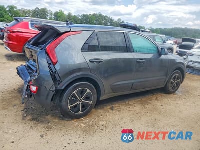 Trzecie zdjęcie samochodu z tyłu: 2026 KIA NIRO LX VIN:KNDCP3LE8T5319770 - miniatura
