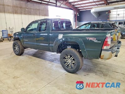 Drugie zdjęcie samochodu z przodu: 2010 TOYOTA TACOMA V6 VIN:5TEUU4EN5AZ725516 - miniatura