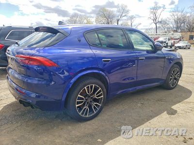 Trzecie zdjęcie samochodu z tyłu: 2023 MASERATI GRECALE MODENA VIN:ZN682AVM6P7429111 - miniatura