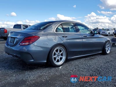 Trzecie zdjęcie samochodu z tyłu: 2017 MERCEDES-BENZ C 300 VIN:55SWF4JB3HU232572 - miniatura