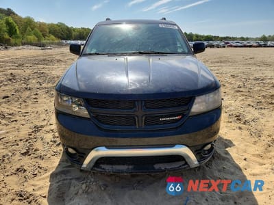 Piąte zdjęcie samochodu w środku: 2018 DODGE JOURNEY CROSSROAD VIN:3C4PDDGG9JT386970 - miniatura