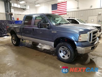 Czwarte zdjęcie samochodu z boku: 2006 FORD F350 SRW SUPER DUTY VIN:1FTWW31596ED75367 - miniatura