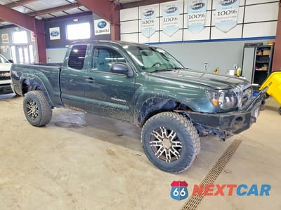 Czwarte zdjęcie samochodu z boku: 2010 TOYOTA TACOMA V6 VIN:5TEUU4EN5AZ725516 - miniatura